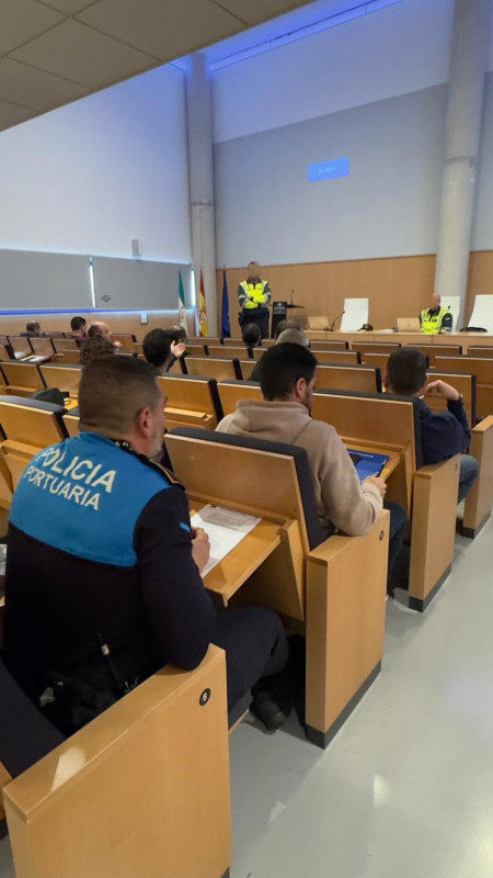La Policía Portuaria de Motril impulsa su formación en materia de tráfico (PUERTO DE MOTRIL) La Policía Portuaria de Motril impulsa su formación en materia de tráfico (PUERTO DE MOTRIL)
