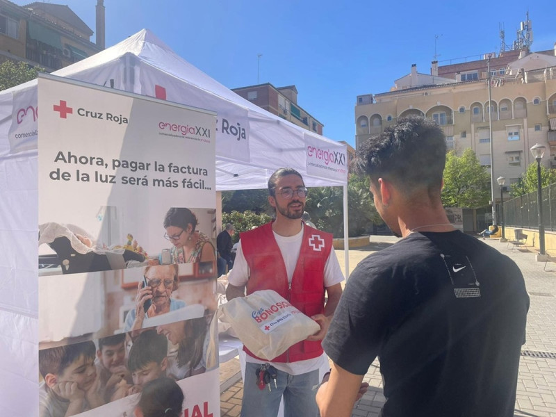 Endesa lanza con Cruz Roja Española la tercera campaña 'Cita bono social' para asesorar y acompañar a personas en situación vulnerable (ENDESA)