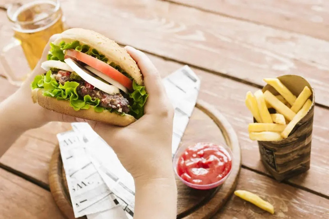 Hamburgesa, comida rápida (UGR)