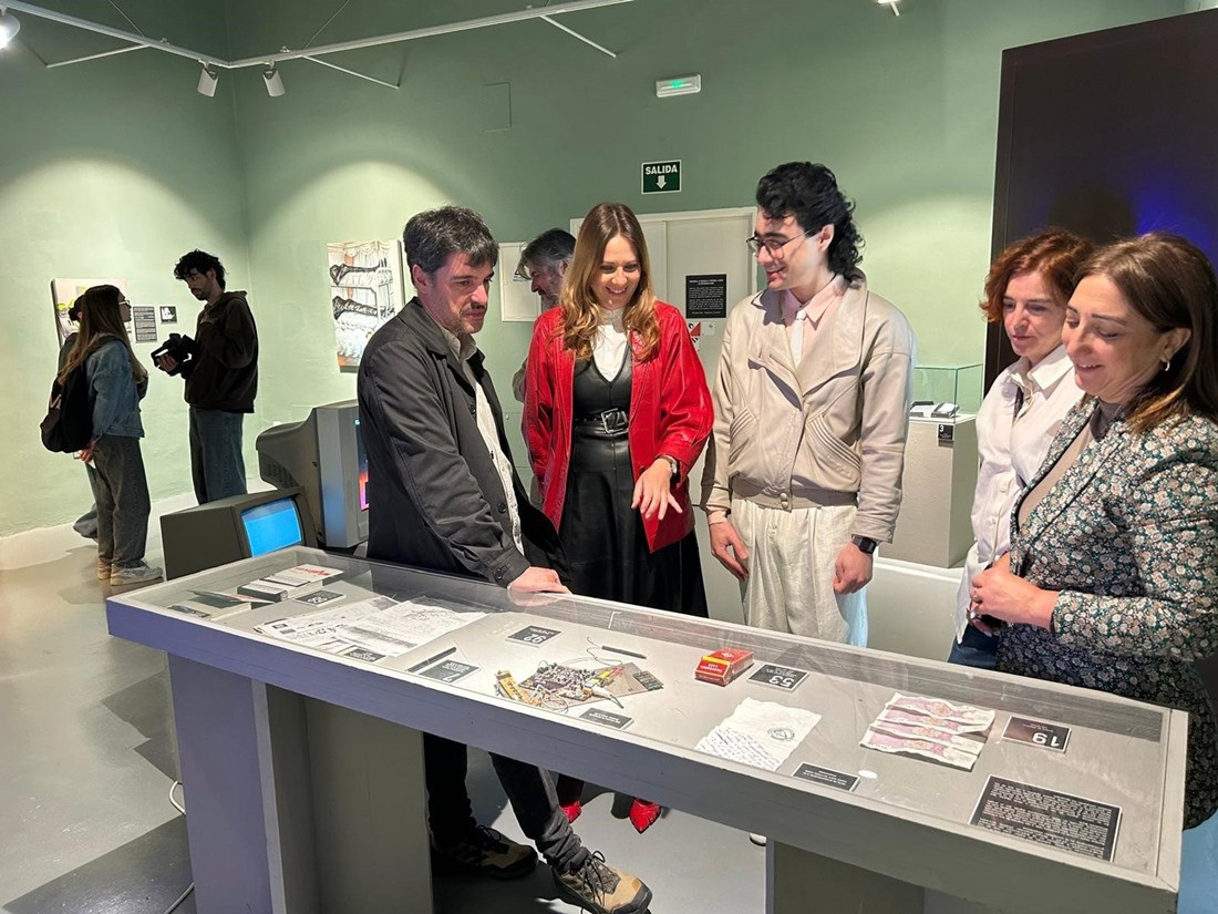Visita a la exposición 'Traficantes del recuerdo' (JUNTA DE ANDALUCÍA)