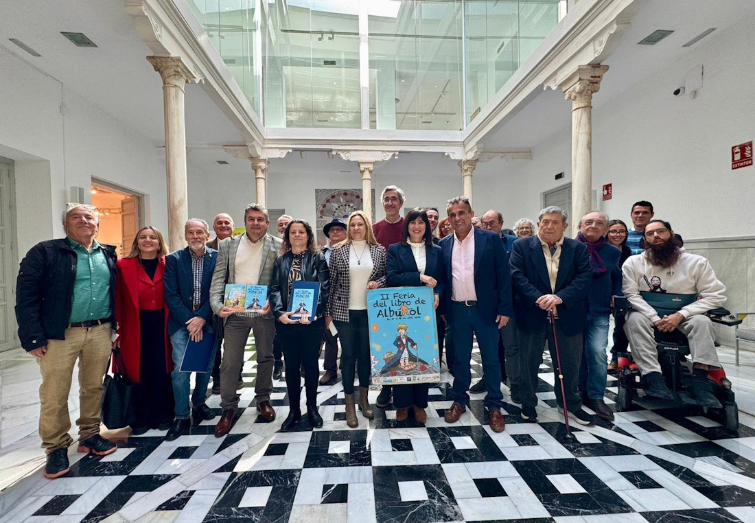 La diputada provincial de Cultura y Educación de Granada, Pilar Caracuel, preside la presentación de la Feria del Libro de Albuñol (DIPUTACIÓN DE GRANADA)