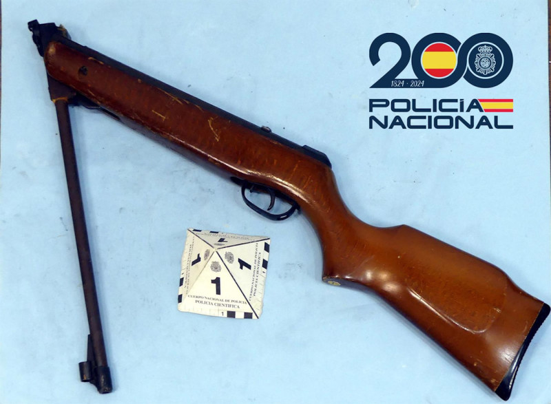 Imagen de archivo de una escopeta de aire comprimido (CNP) Imagen de archivo de una escopeta de aire comprimido (CNP)