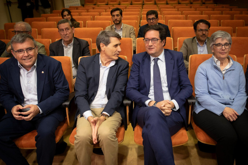 El ministro para la Transformación Digital y de la Función Pública, Óscar López, durante su visita a la compañía Debos (GPMEDIA) El ministro para la Transformación Digital y de la Función Pública, Óscar López, durante su visita a la compañía Debos (GPMEDIA)