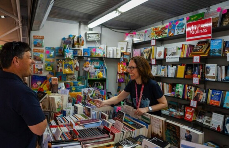 La Feria del Libro de Granada inaugura su gran fin de semana con Lorca, literatura internacional y voces femeninas (AYUNTAMIENTO DE GRANADA)