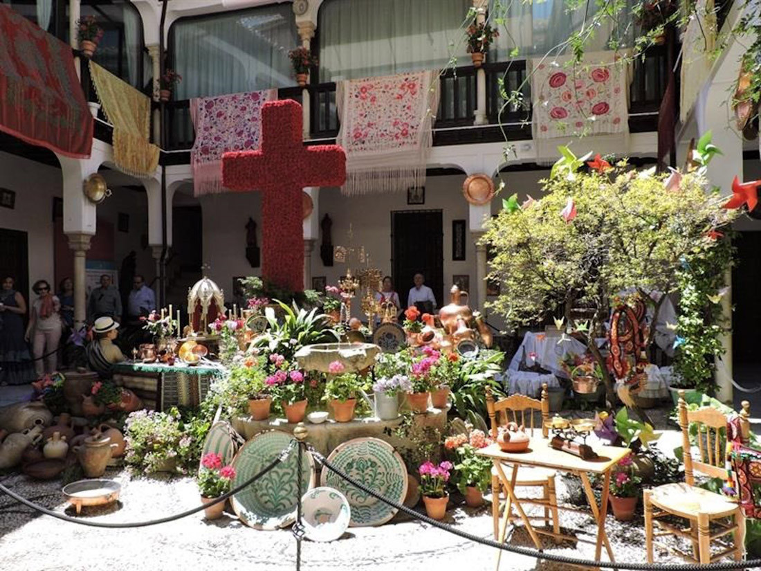 Cruz de mayo en Granada (EUROPA PRESS)