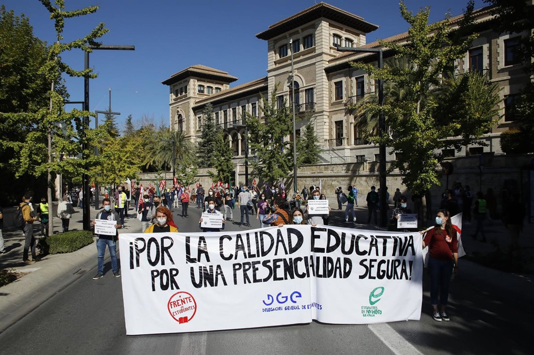 Manifestación de estudiantes de la UGR en imagen de archivo. (ÁLEX CÁMARA / EUROPA PRESS)