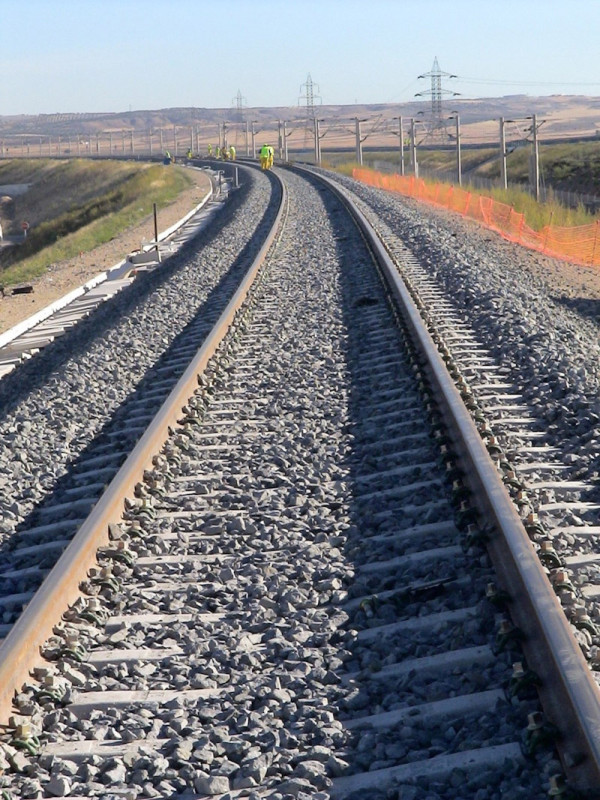Imagen de recursos de unas vías de tren (ADIF) Imagen de recursos de unas vías de tren (ADIF)