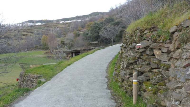 Tramo del Sendero de los Pueblos del Poqueira