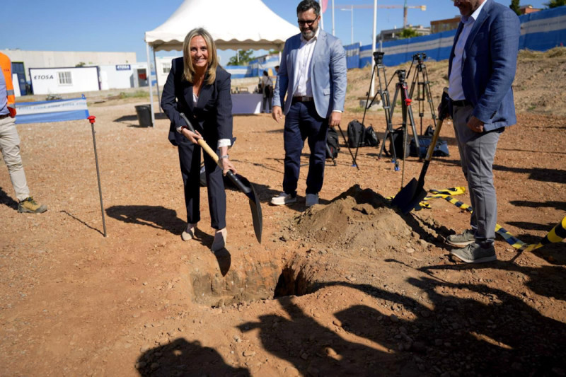 Puesta de la primera piedra (AYTO. GRANADA)