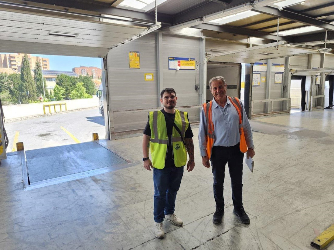Visita al Centro de Tratamiento Automatizado de Granada de Correos (CORREOS)