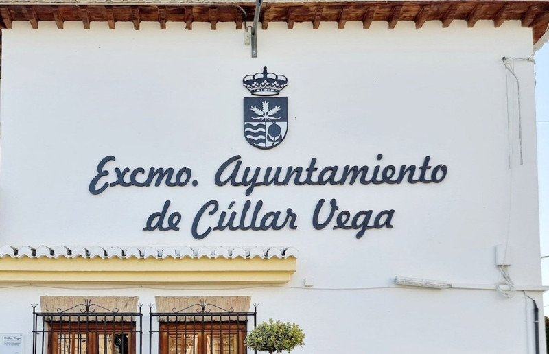 Vista de la fachada del Ayuntamiento de Cúllar Vega (AYUNTAMIENTO DE CÚLLAR VEGA)