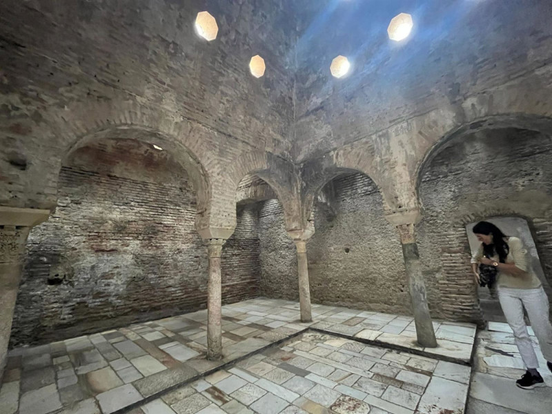 En cuanto a los monumentos nazaríes que más interés despiertan entre los turistas, sobresale el Bañuelo, uno de los baños árabes públicos mejor conservados de la península (EUROPA PRESS)