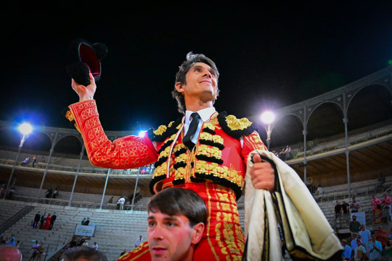 Castella salió a hombros (FUNTAUSA)