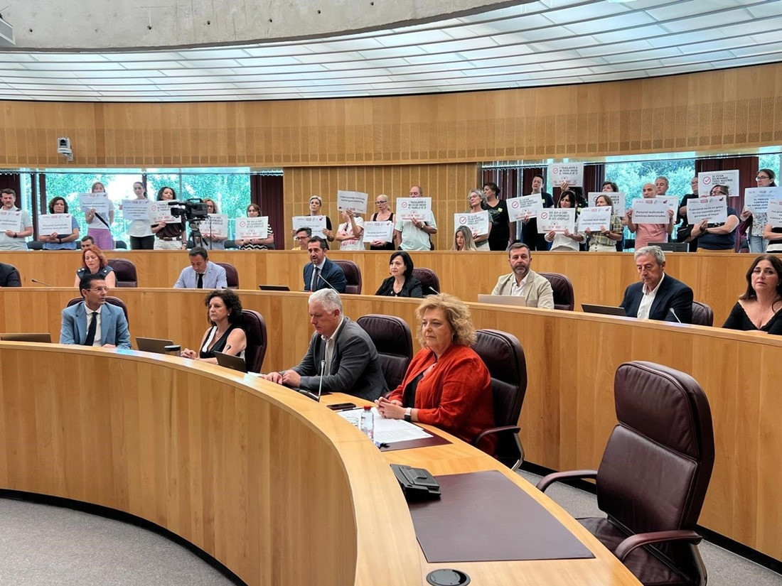 Miembros del grupo socialista en el pleno de la Diputación de Granada. Archivo (PSOE)