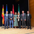 La alcaldesa de Granada, Marifrán Carazo, recoge en nombre del Ayuntamiento la Escoba de Platino 2026 (AYUNTAMIENTO DE GRANADA)