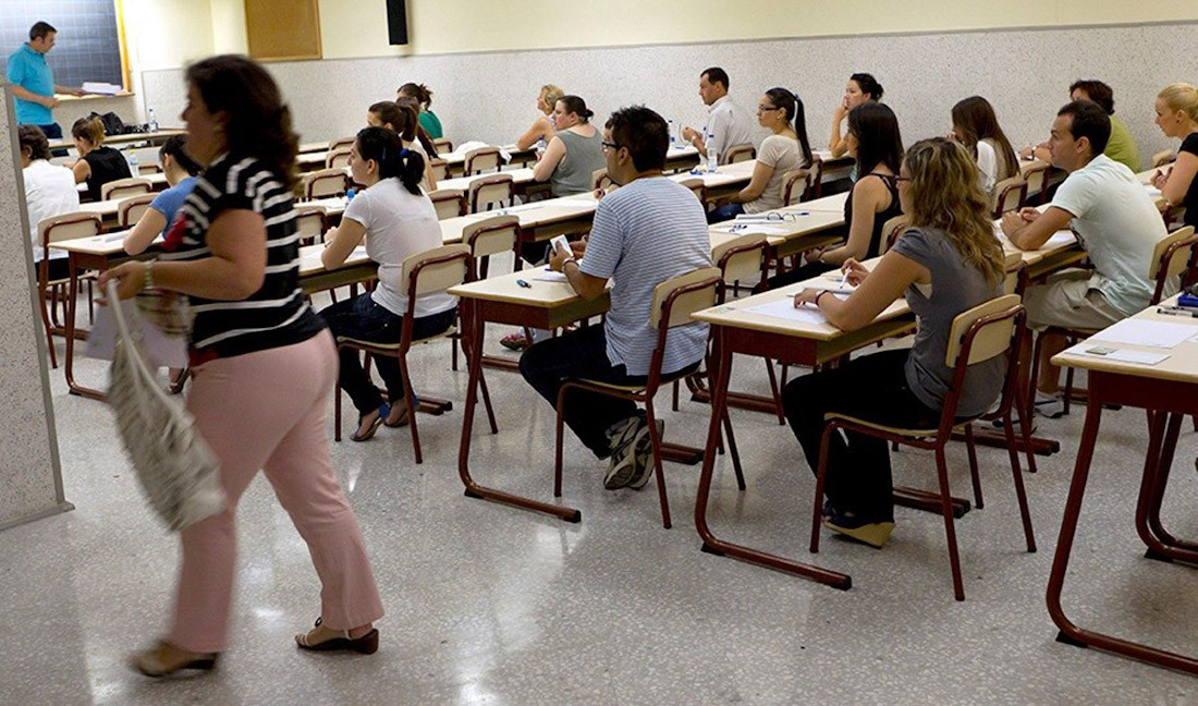 Más de 560 personas se examinan este sábado en Granada para obtener el título de la ESO (JUNTA)