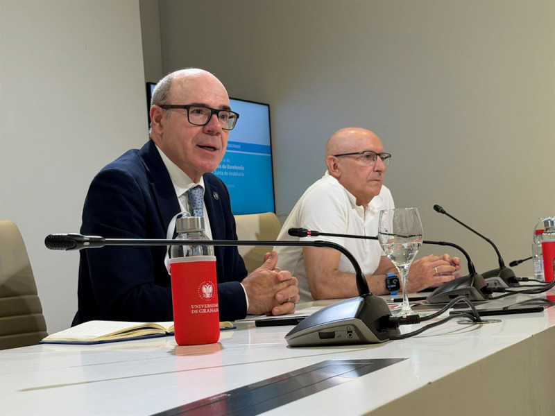 El rector de la UGR, Pedro Mercado, y el vicerrector de Investigación y Transferencia, Enrique Herrera Viedma (UGR) El rector de la UGR, Pedro Mercado, y el vicerrector de Investigación y Transferencia, Enrique Herrera Viedma (UGR)