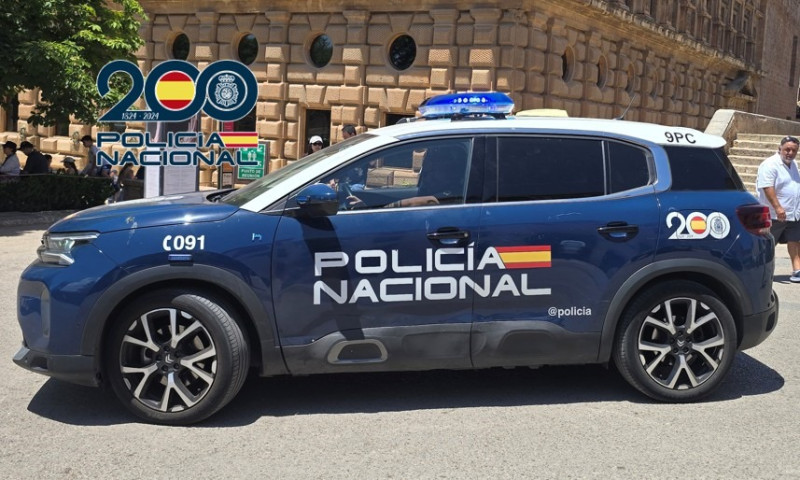 Vehículo de la Policía Nacional (POLICIA ANCIONAL) Vehículo de la Policía Nacional (POLICIA ANCIONAL)