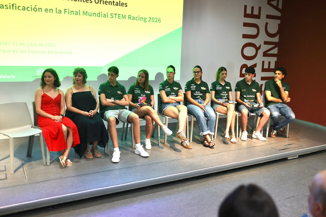 Recibimiento al equipo IMO Racing del IES Montes Orientales (GPMEDIA)